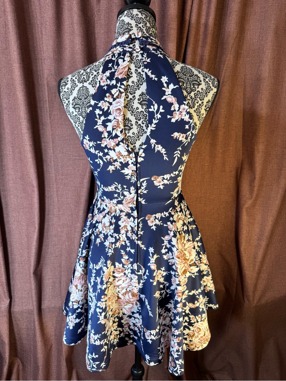 B. Darlin Floral Halter Fit & Flare Dress in Navy and Blush size 3/4 - Picture 4 of 11